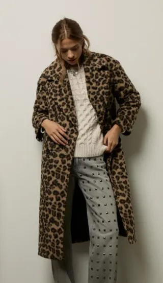 Abrigo oversize estampado leopardo