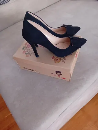 Zapatos de tacón negros con lazo Talla 39