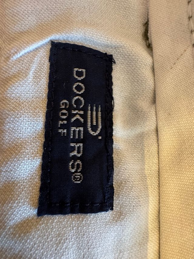 Pantalón sport tipo Chino verde oliva