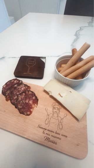 Tagliere in legno e sottobicchiere