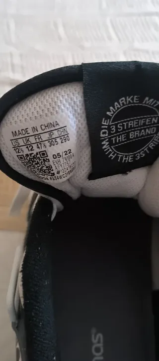 Zapatillas Adidas Blancas y Negras