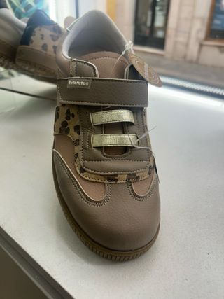 Zapatilla TITANITOS mujer marrón y dorado