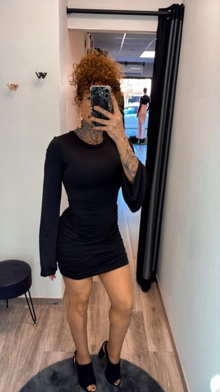 Vestido negro manga larga