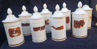 Antiche Bottiglie da Farmacia Bianche