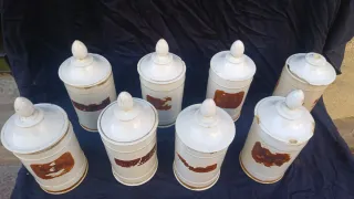 Antiche Bottiglie da Farmacia Bianche