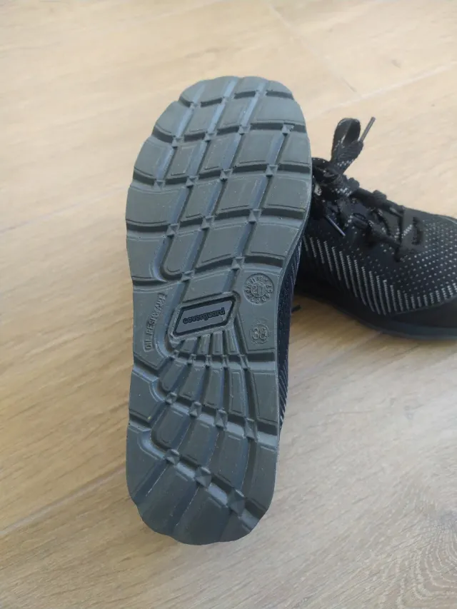 Zapatos de seguridad Coverguard negros y grises