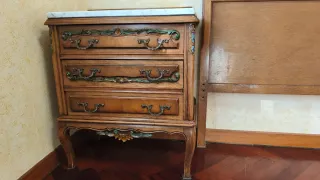 Dormitorio clásico madera maciza