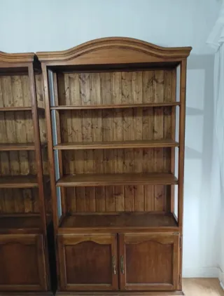 Preciosa estantería de madera rústica. Queda 1