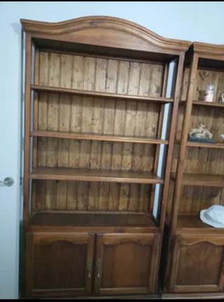 Preciosa estantería de madera rústica. Queda 1
