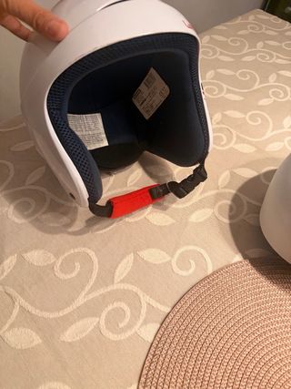 Casco de esquí blanco