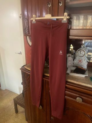 Mallas deportivas Odlo color burdeos