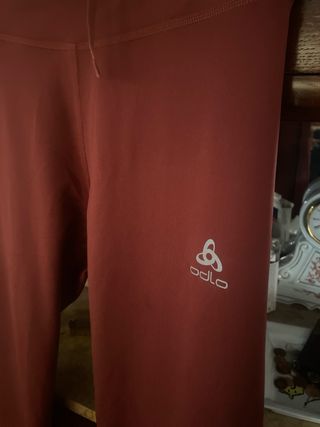 Mallas deportivas Odlo color burdeos