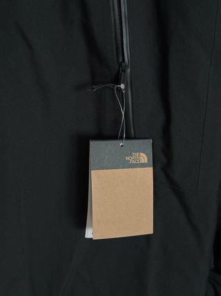 The North Face Mountain Range Parka Hombre (Negro)