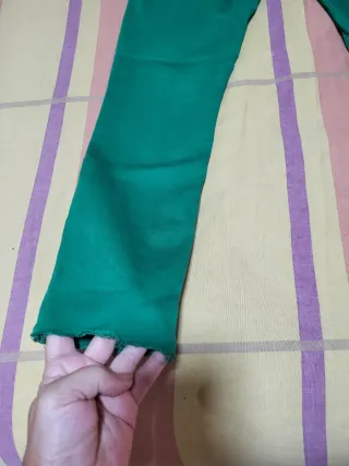 Pantalón vaquero Zara verde