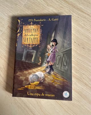 Los misterios del callejón Voltaire: Una copa d...