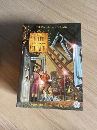 Los misterios del callejón Voltaire: Una copa d...