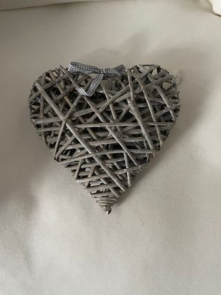 Decorazione a cuore in vimini
