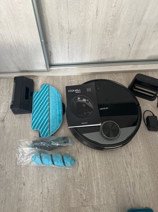 Robot aspirador Cecotec negro