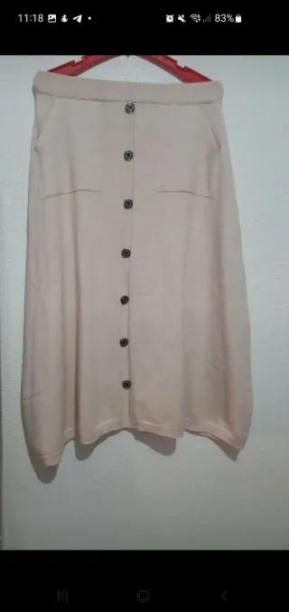 Falda beige botones talla única