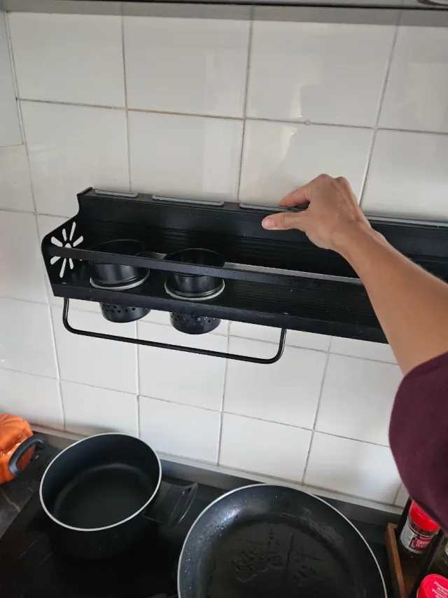 Scaffale organizzatore da cucina nero