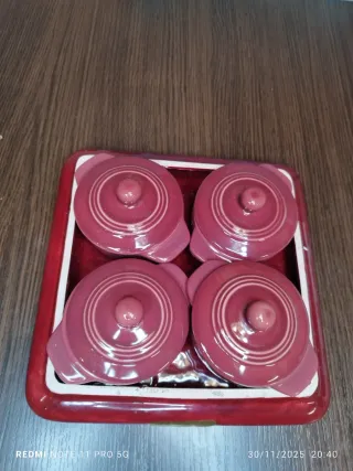 4 Cocottes Vintage con Bandeja Cerámica