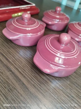4 Cocottes Vintage con Bandeja Cerámica