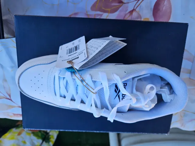 Sneakers Reebok Bianche e Nere