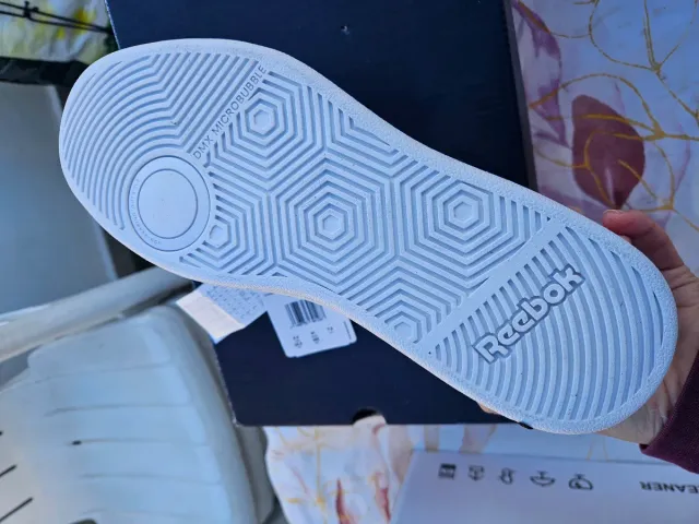 Sneakers Reebok Bianche e Nere