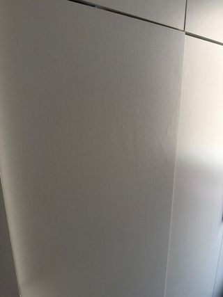 Armario blanco de madera