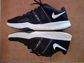 Zapatillas Nike Negras y Blancas