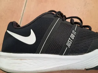 Zapatillas Nike Negras y Blancas