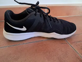 Zapatillas Nike Negras y Blancas