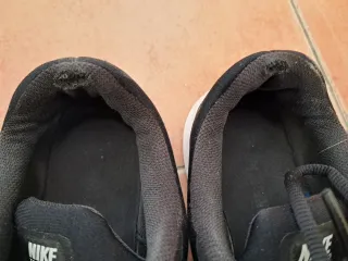 Zapatillas Nike Negras y Blancas