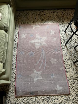 Alfombra infantil rosa estrellas