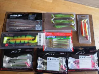 Lote de señuelos pesca a spinning