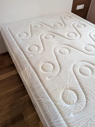 Materassino matrimoniale 150 cm, schiuma adattabile