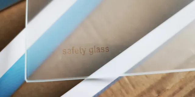 Estanterias de cristal puerta Liebherr 4013