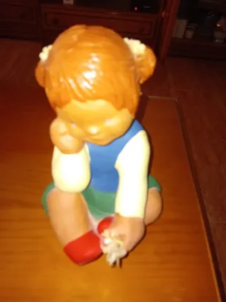 Muñeca de cerámica niña