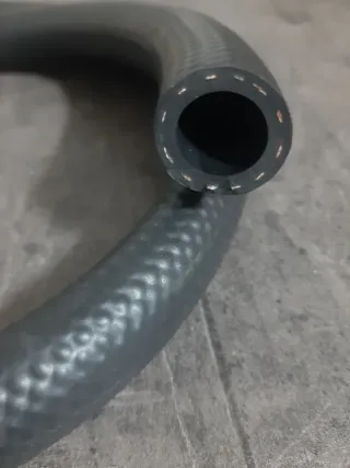 Tubo in gomma per auto Ø 16x23 mm. lunghezza: 95cm