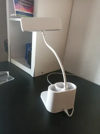 Lámpara de escritorio moderna