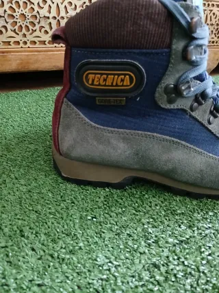 Botas de montaña Tecnica azules y grises