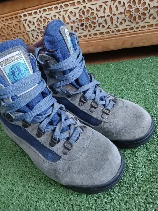 Botas de montaña Tecnica azules y grises