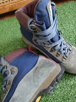 Botas de montaña Tecnica azules y grises