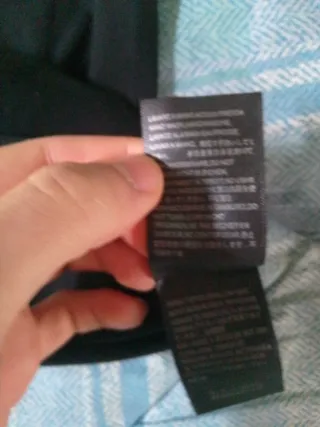 Maglietta Balenciaga nera con logo arcobaleno