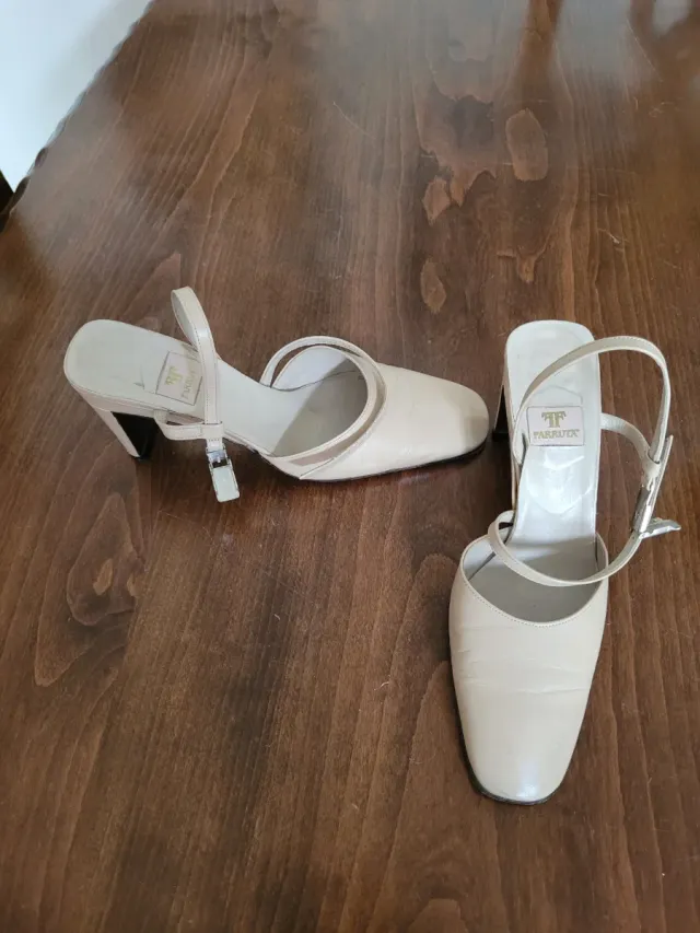 Sandalias Farrutx Beige Tira Tobillo