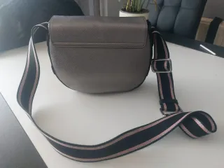 Bolso bandolera Tous plateado y rosa