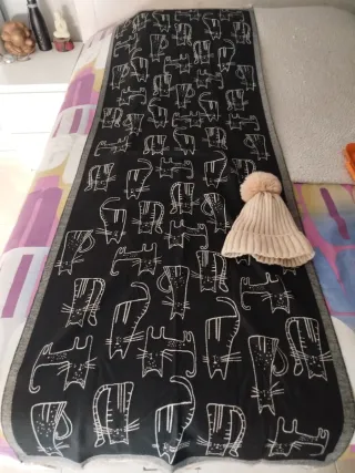 Bufanda reversible y gorro polar