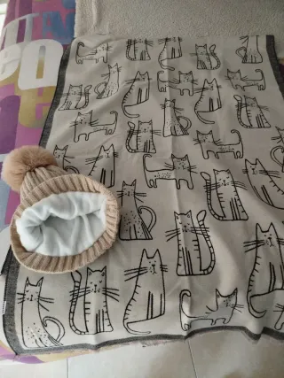 Bufanda reversible y gorro polar