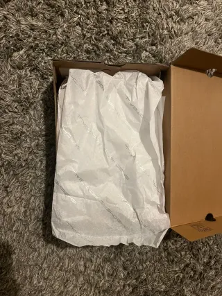 Botas de fútbol Skechers Blancas y Doradas