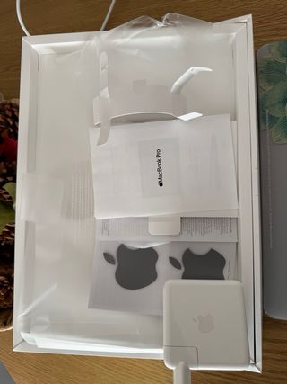 MacBook Pro Touch Bar 13, M1 modelo 2020